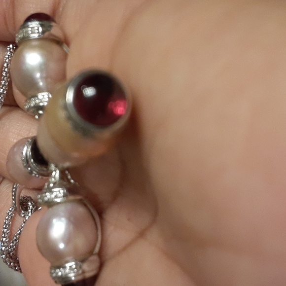 925 Genuine Pearls with Garnet Cabochons end Caps. - Picture 4 of 14